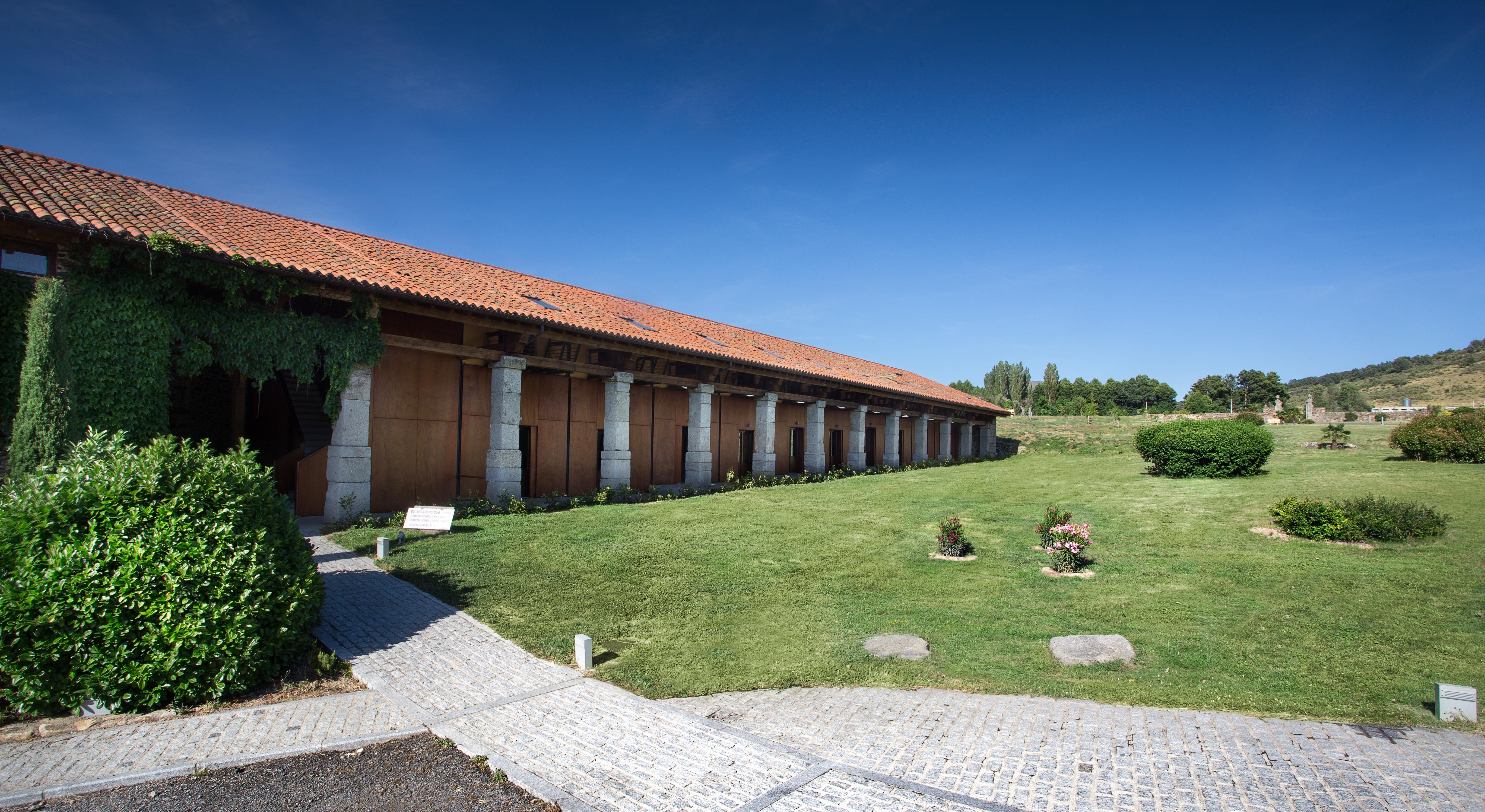 Izan Puerta De Gredos Hotel El Barco de Avila Exterior photo